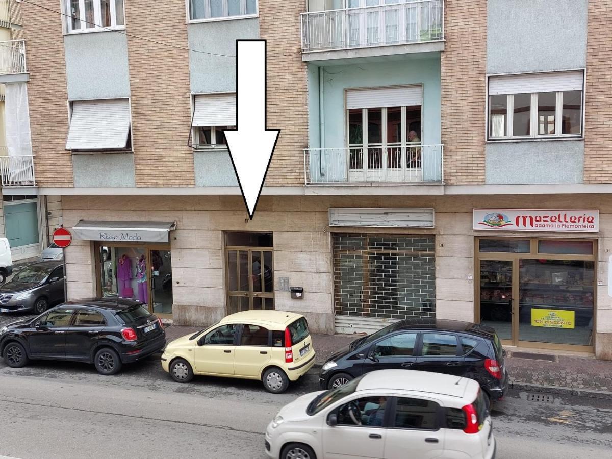 Asti Lovely Apartment Екстер'єр фото