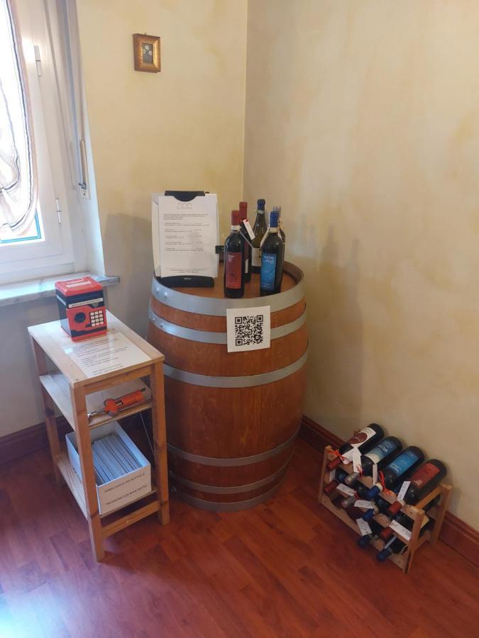 Asti Lovely Apartment Екстер'єр фото