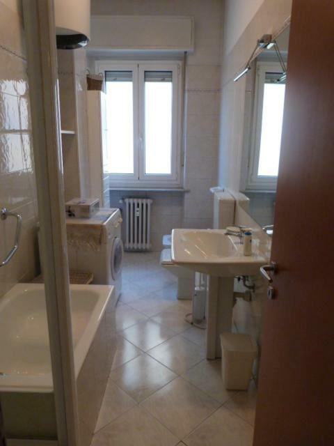 Asti Lovely Apartment Екстер'єр фото